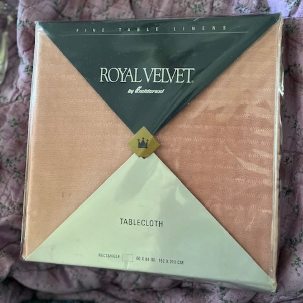New Royal Velvet Fieldcrest Salmon Rectangle Tablecloth 60"Lx84"W
